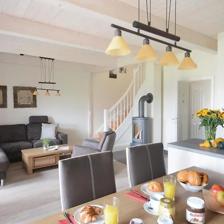 4 Bedroom Cozy In Holiday home