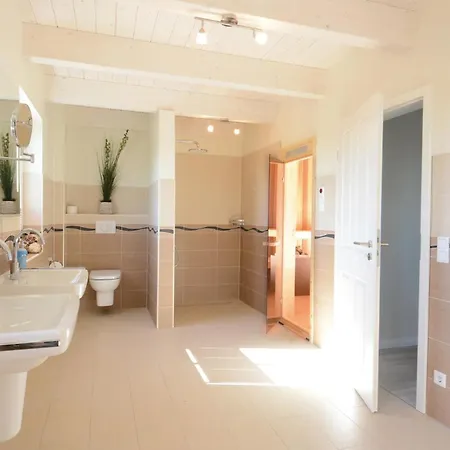 Holiday home 4 Bedroom Cozy In Dagebuell